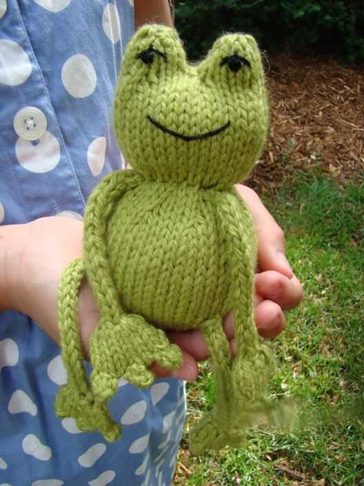 Free frog toy knitting pattern