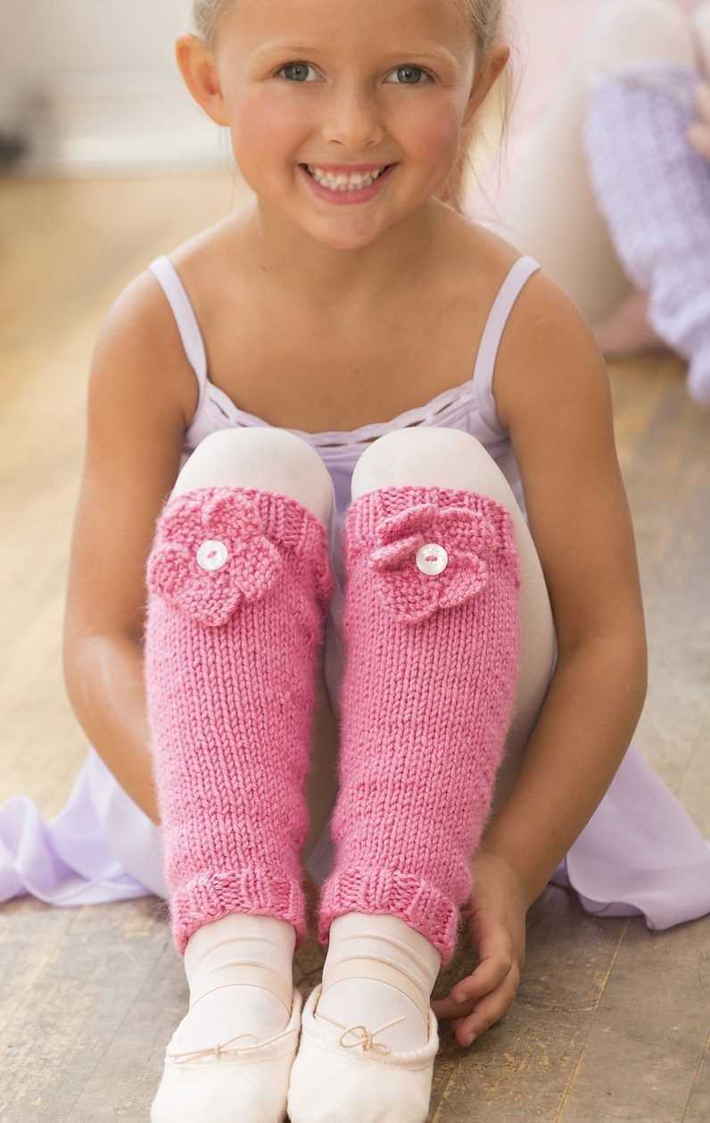 A DIY Guide - Create Your Own Knit Leg Warmers With This Free Pattern Free knit leg warmer pattern