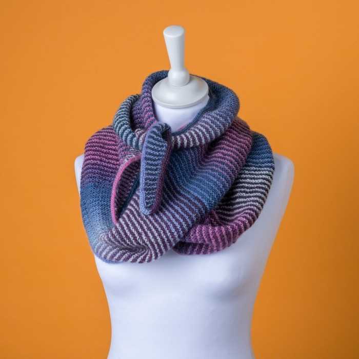 Get Cozy with This Gorgeous Knitted Scarf Pattern Free knitted scarf pattern