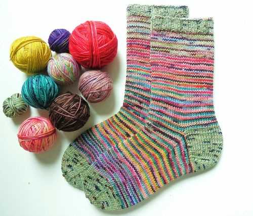 Free knitted sock patterns using sock yarn