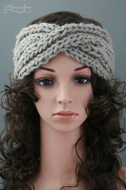 Free knitted twisted headband pattern