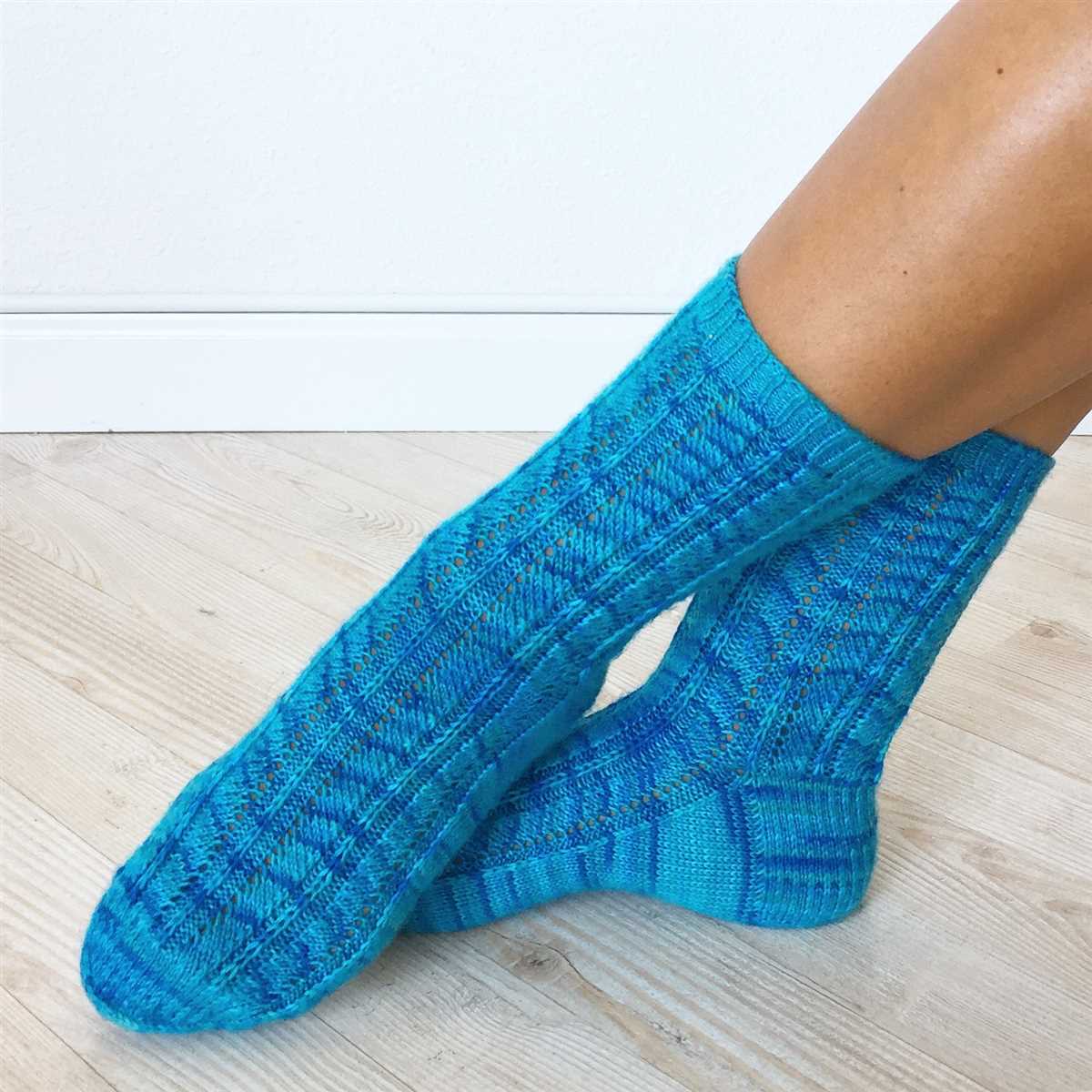 Free knitting hat patterns for sock weight yarn