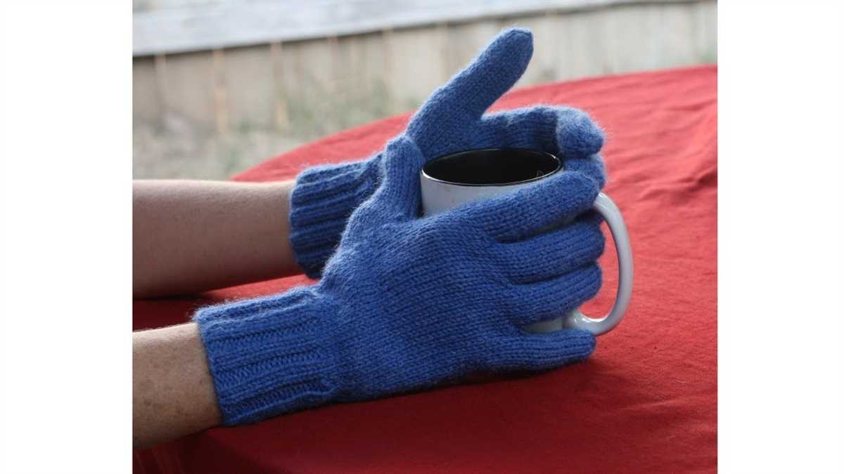 Free knitting pattern for short finger gloves