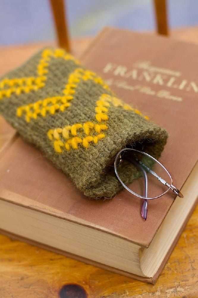 Glasses case knitting pattern