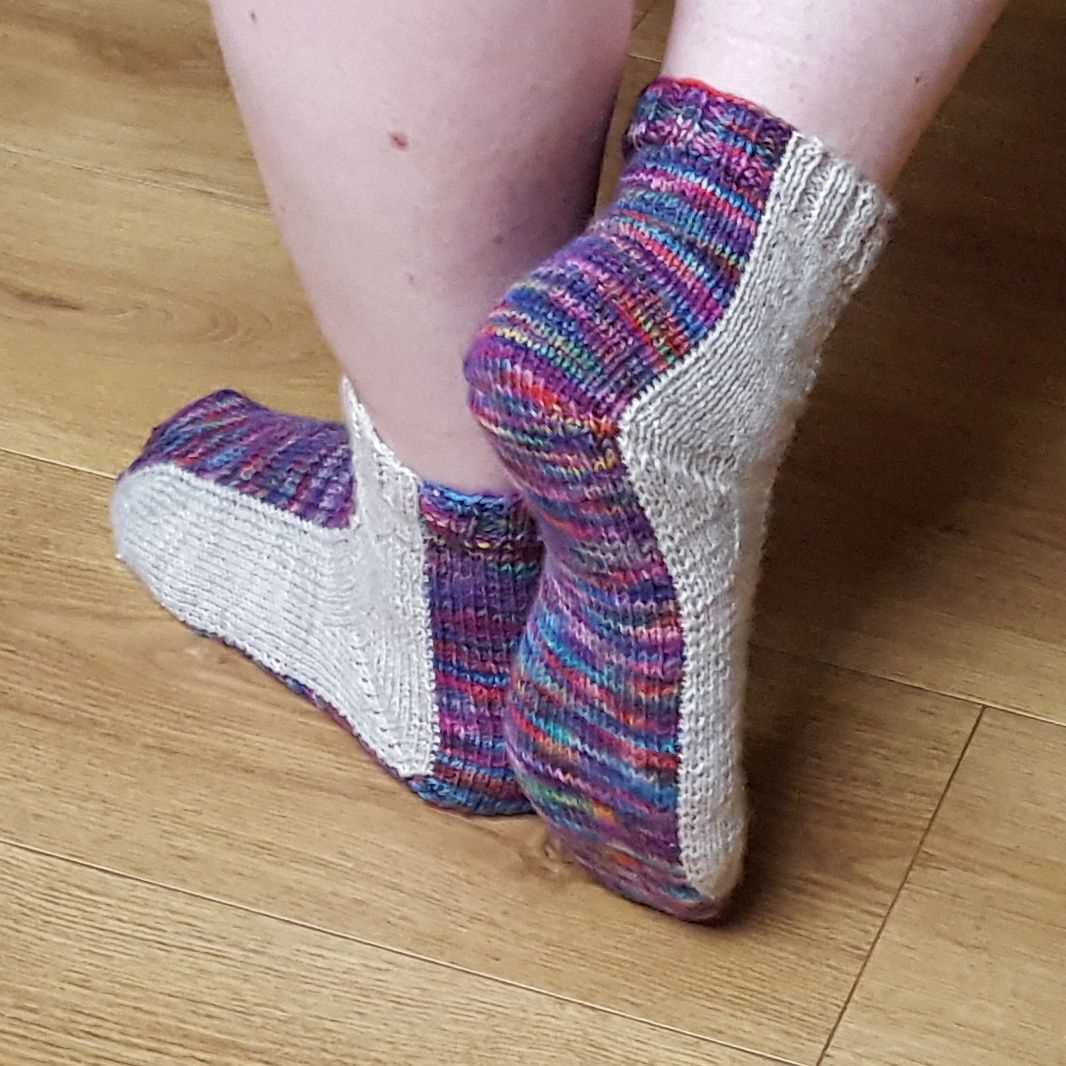 Hand knitted socks free patterns