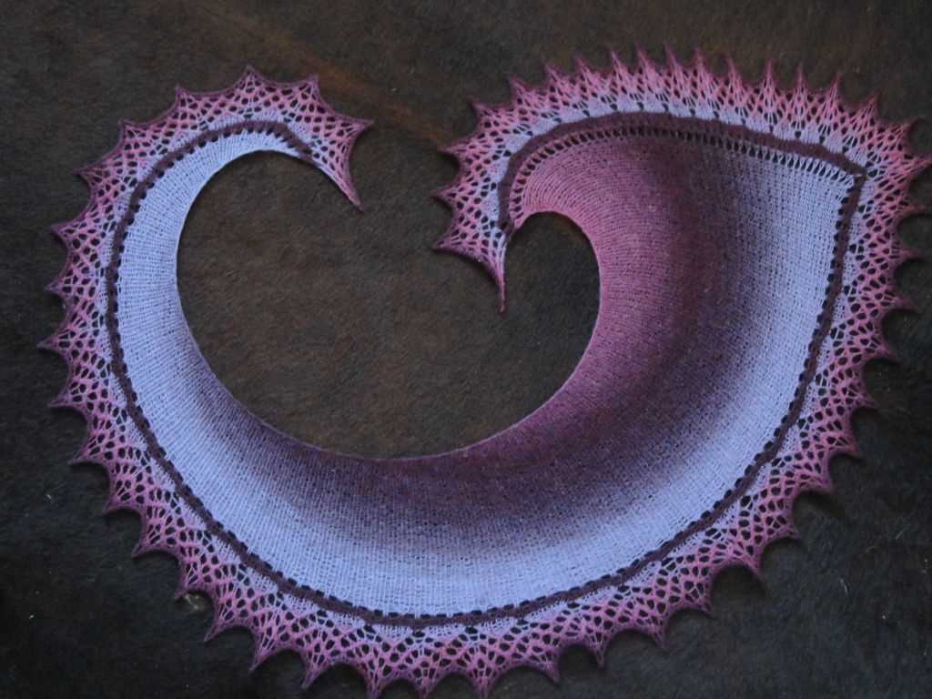 Heart shaped shawl knitting pattern