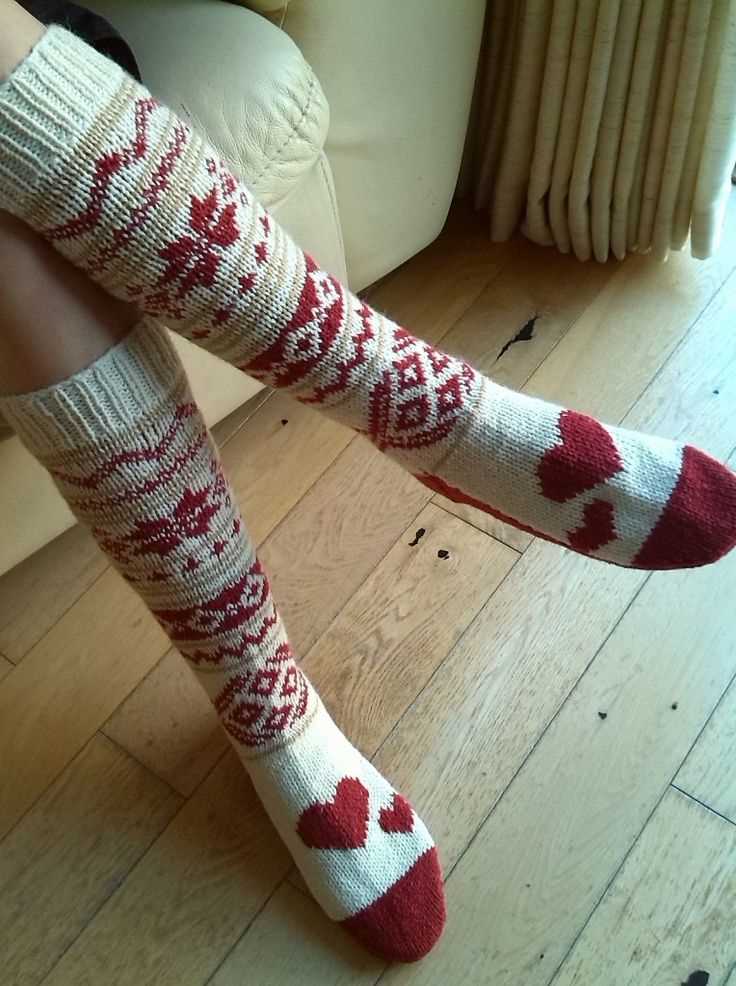 Heart socks knitting pattern