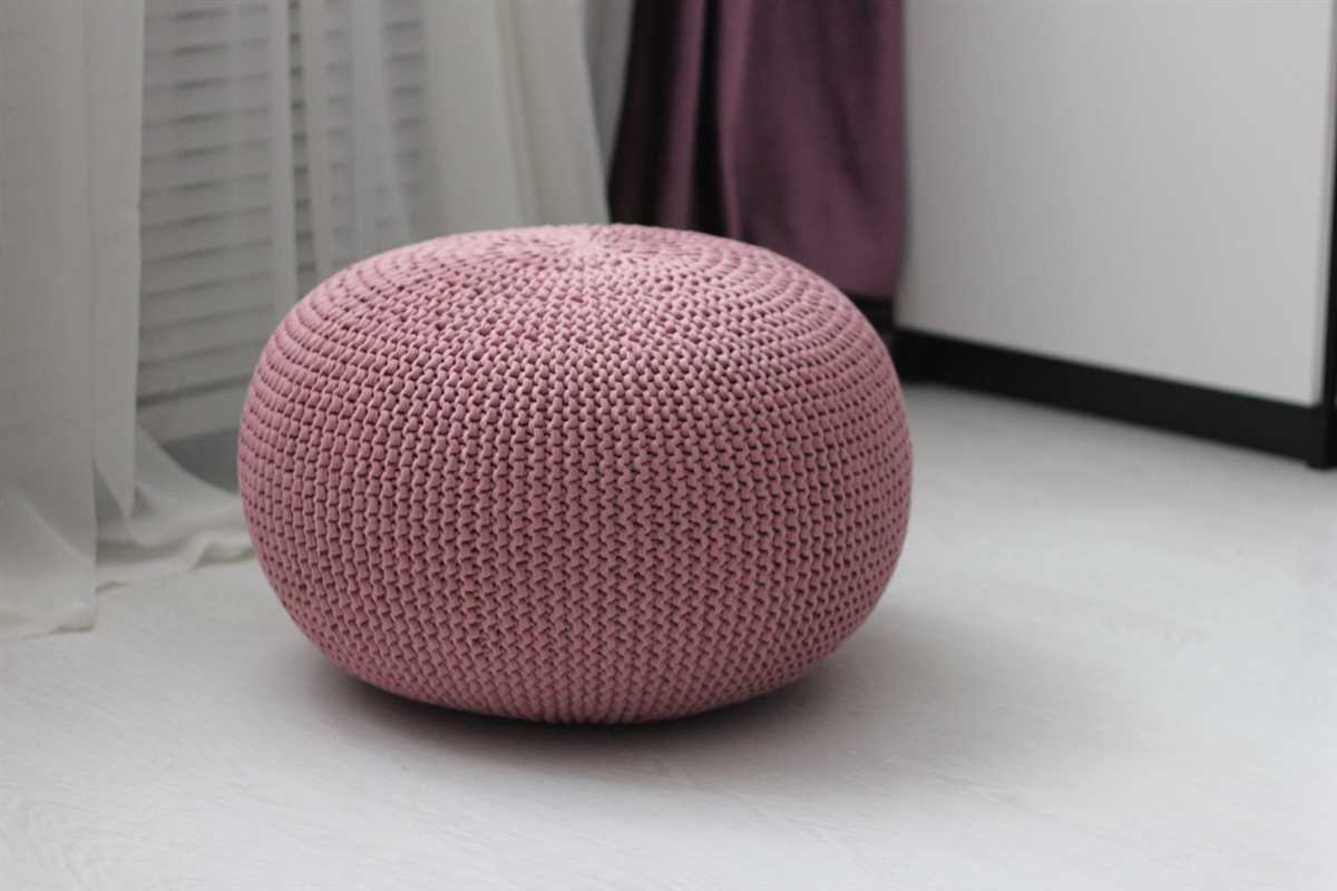 Jumbo knit pouf pattern