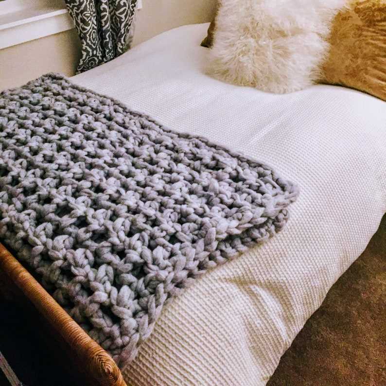 Jumbo yarn knit blanket pattern