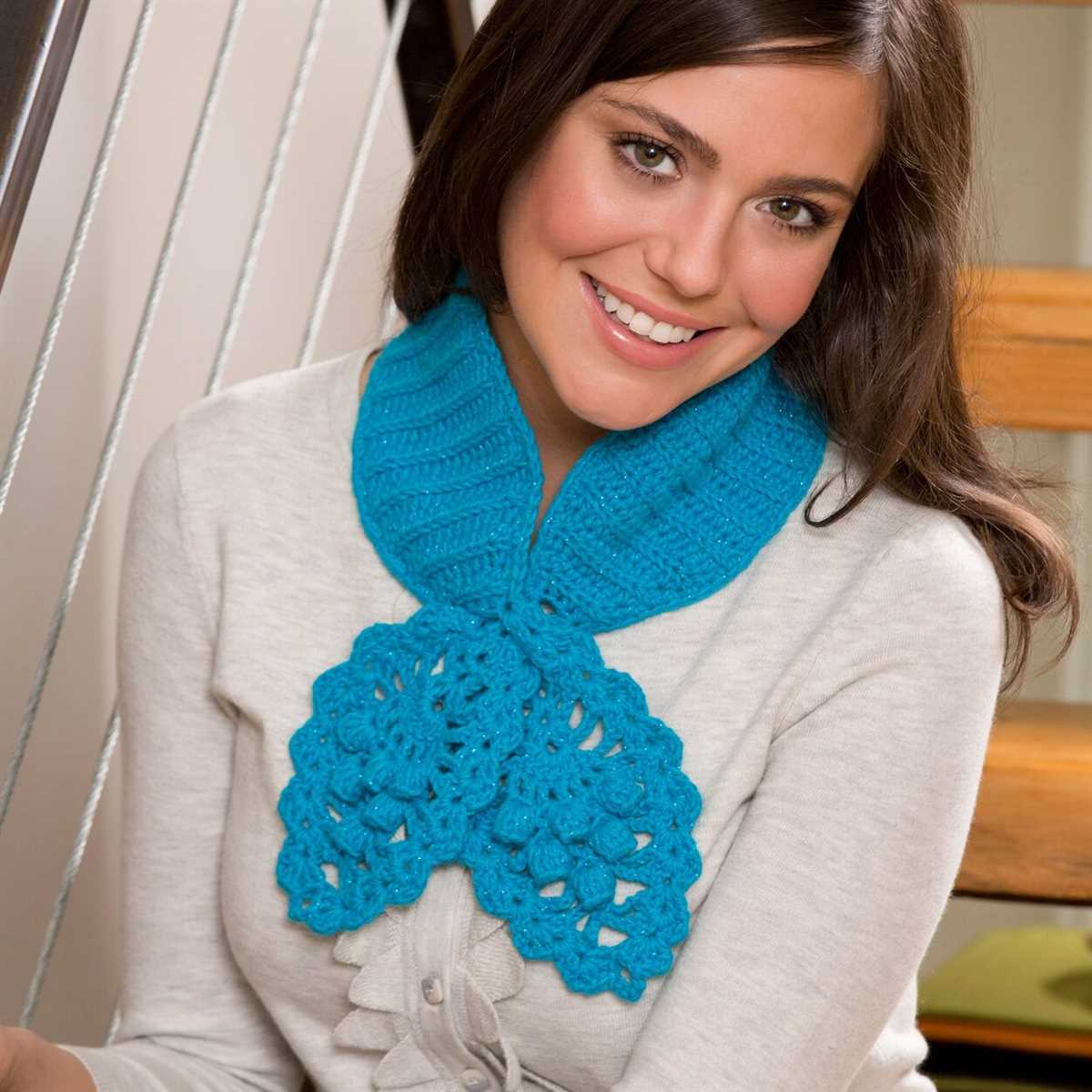 Keyhole scarf free knitting pattern