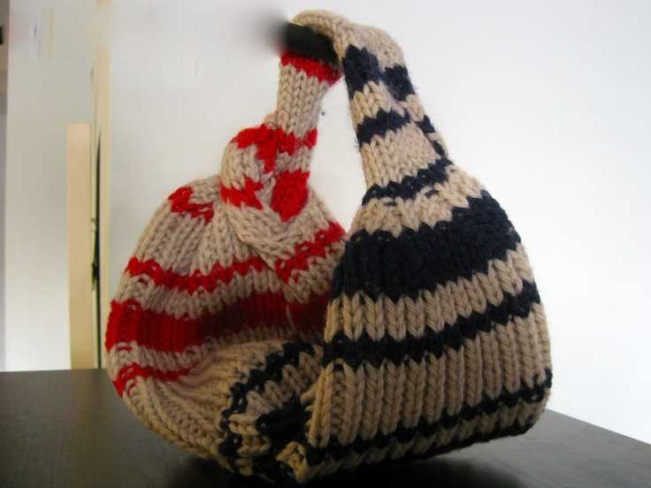 Klein bottle knitting pattern