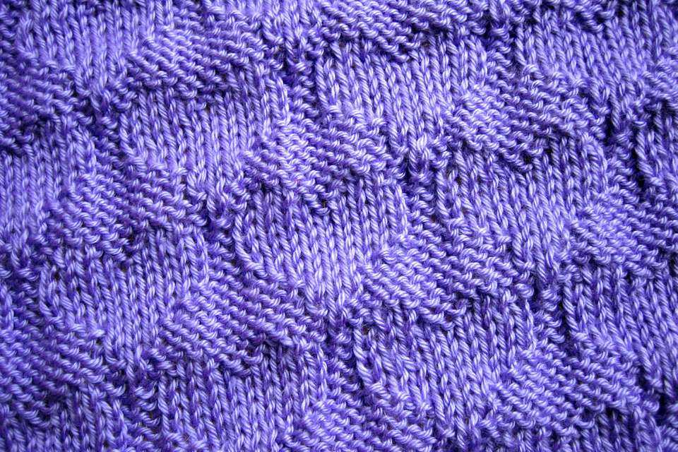 A Pattern of 4 Knit and 4 Purl Stitches Knit 4 purl 4 pattern