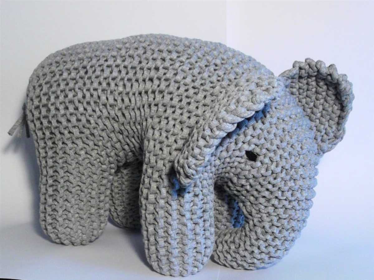 Knit elephant pattern