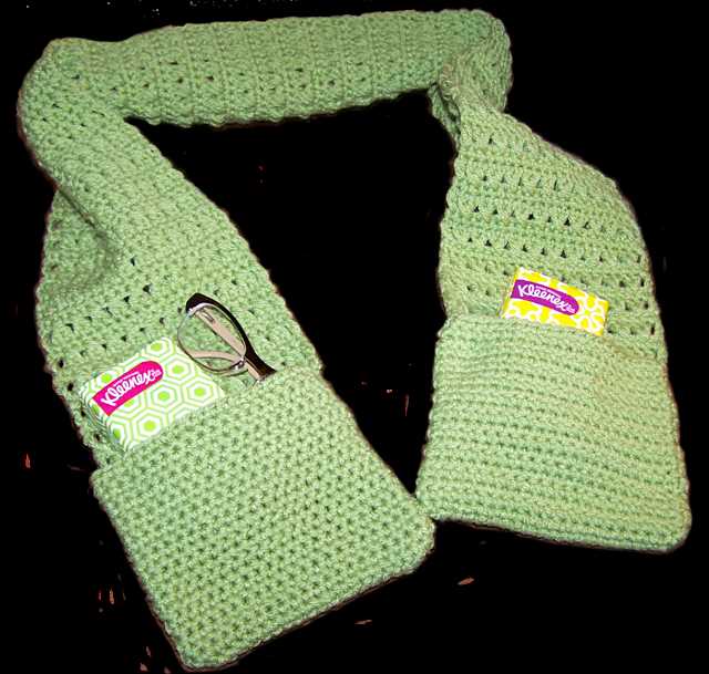 Stay Cozy and Organized with This Knit Scarf Featuring Pockets Knit scarf with pockets pattern