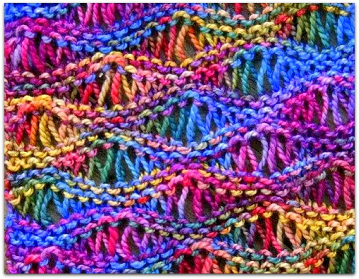 Knit stitch patterns for variegated yarn