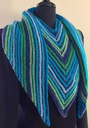 Knit triangle scarf pattern