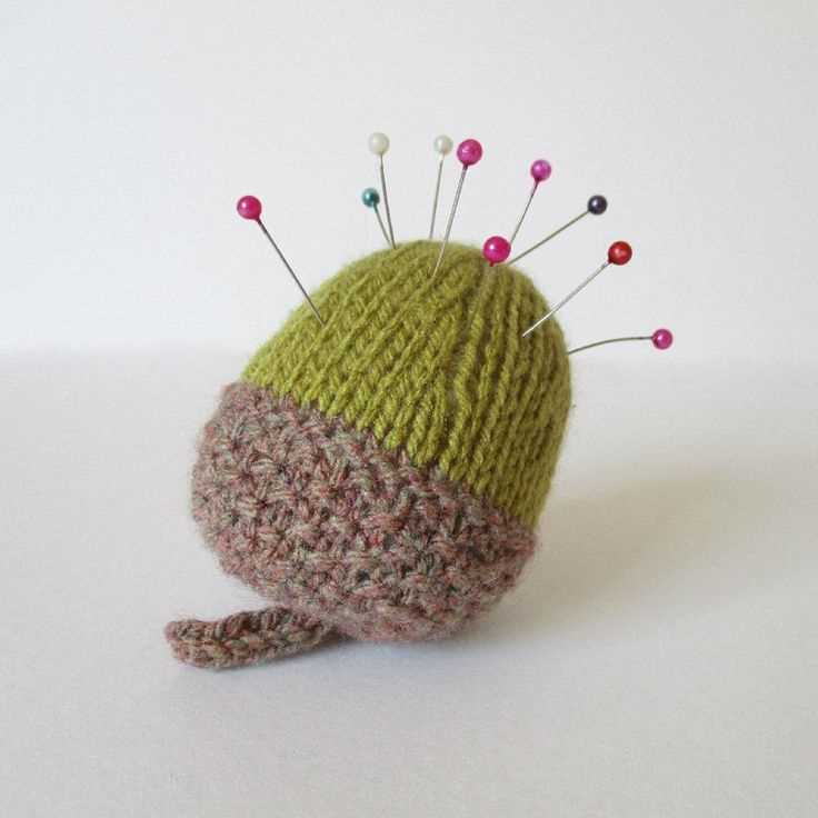 Knit acorn pattern