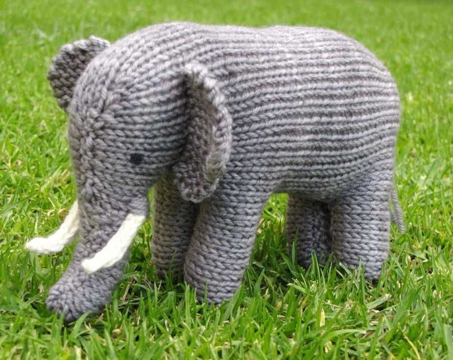 Knit elephant pattern