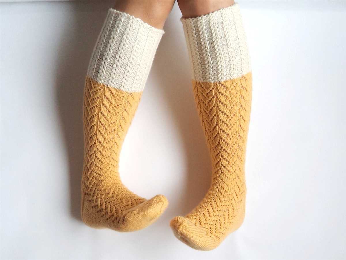 Create Your Own Unique Knit Knee Socks with This Easy-to-Follow Pattern Knit knee socks pattern