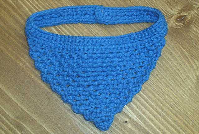 Knitted bandana pattern for dogs