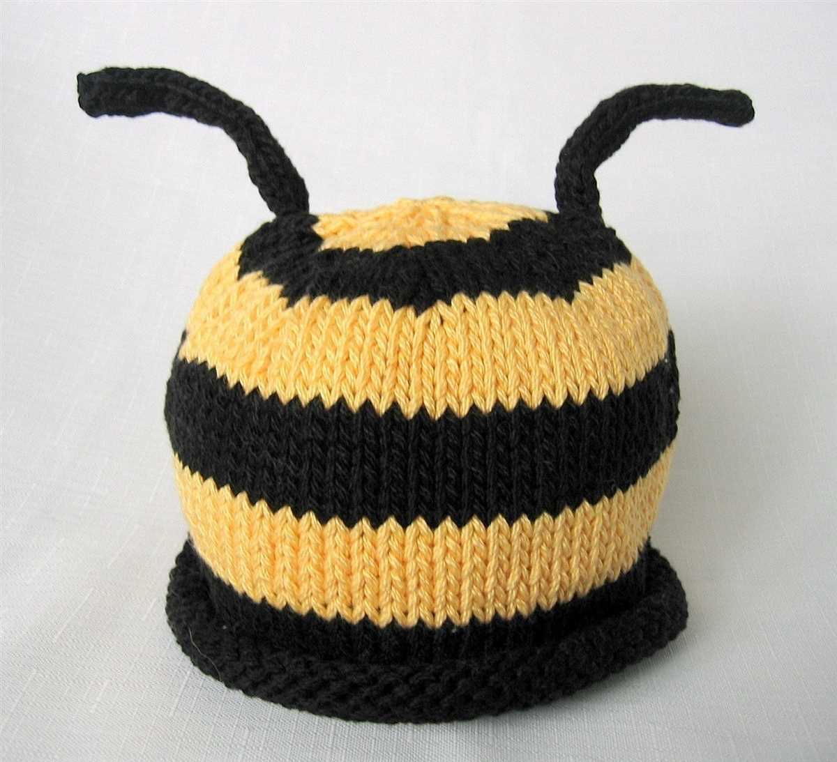 Knitted bumble bee hat pattern
