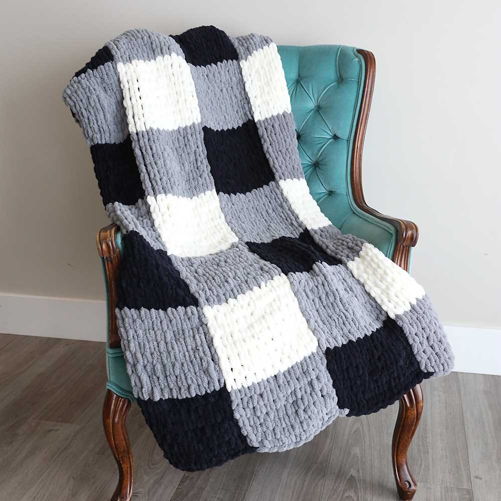 Creating a Stylish Checkered Blanket with Your Knitting Skills Knitted checkered blanket pattern