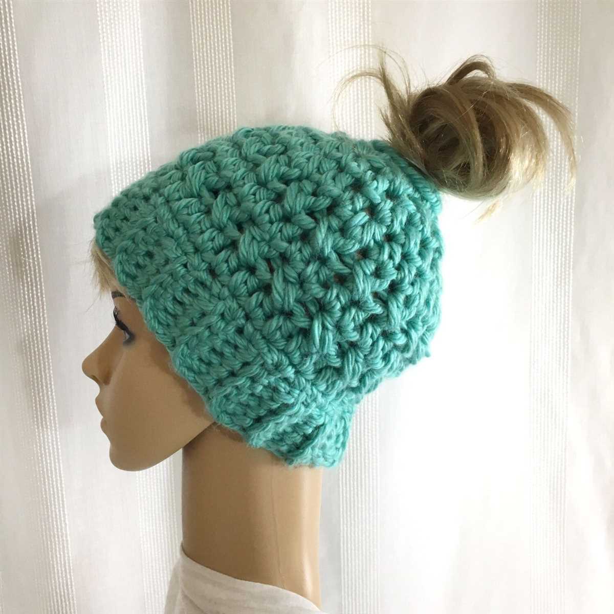 Knitted hat for ponytail pattern