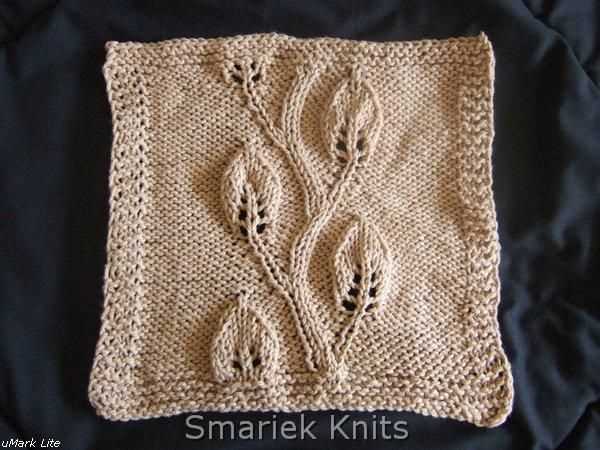 Knitted leaf dishcloth pattern