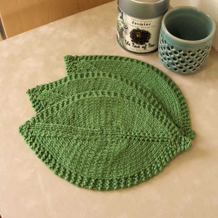 Knitted leaf dishcloth pattern