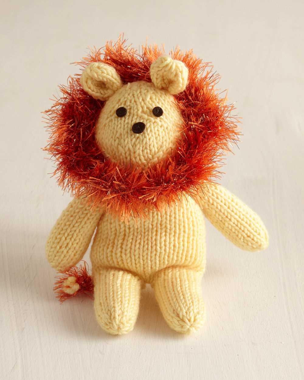 Knitted lion hat pattern