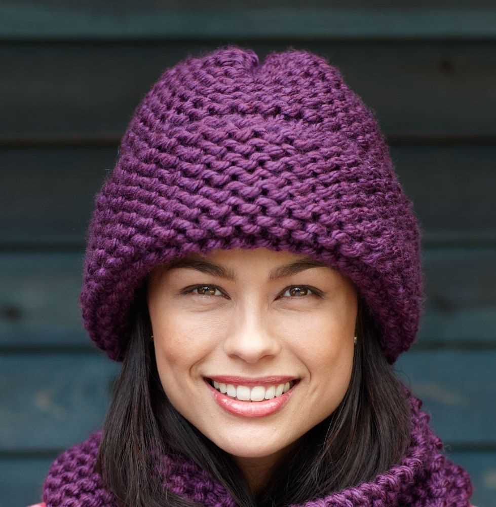 Knitted lion hat pattern
