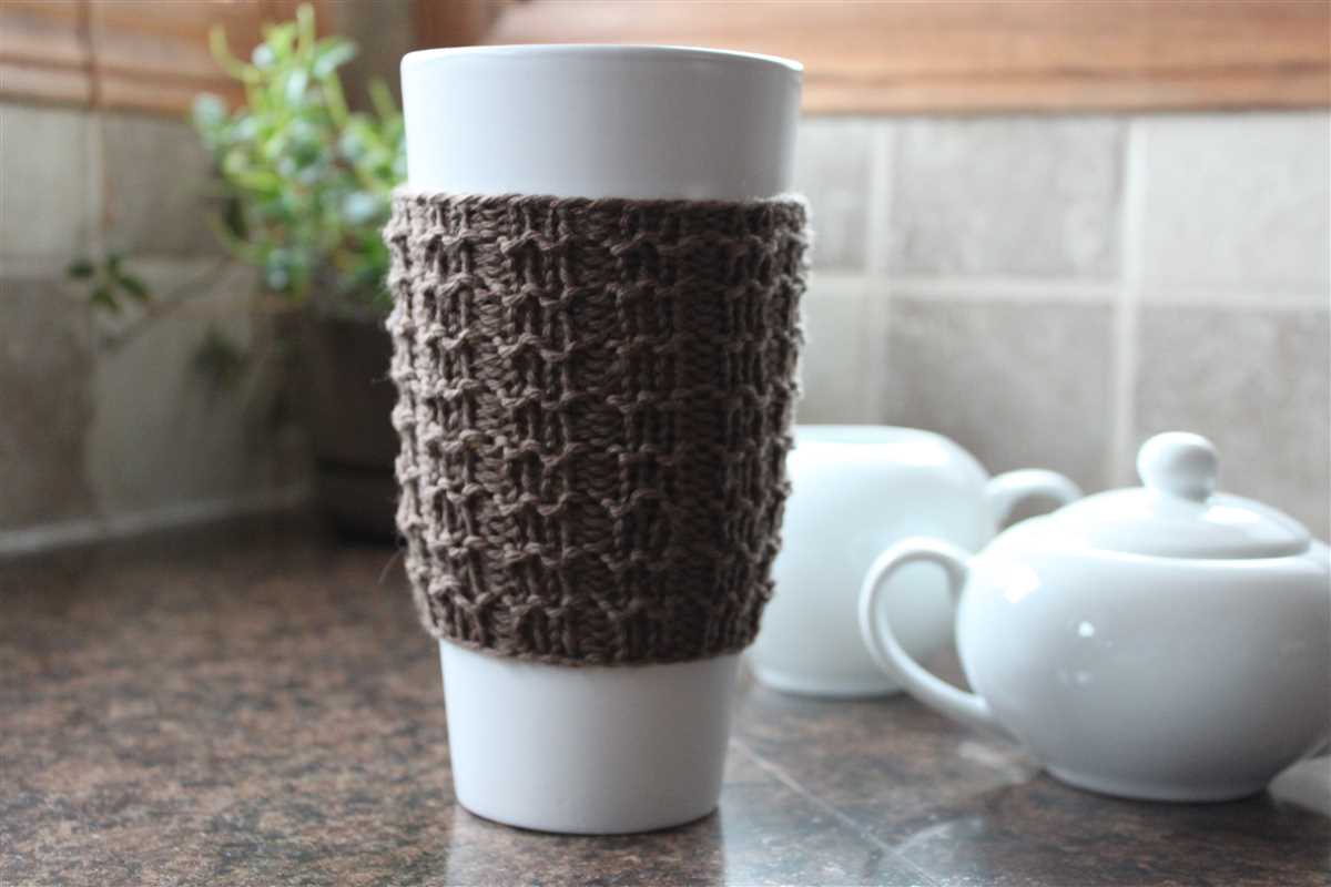 Knitted mug cozy pattern