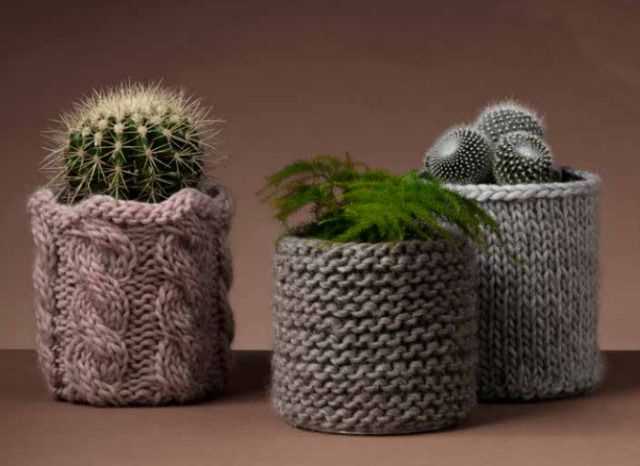 Knitted plant pattern