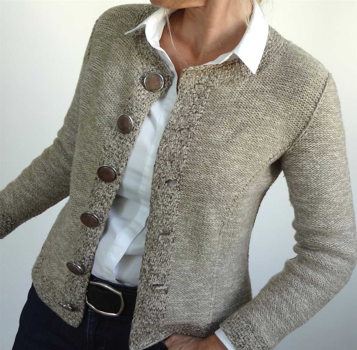 Knitted women's cardigan sweater patterns free