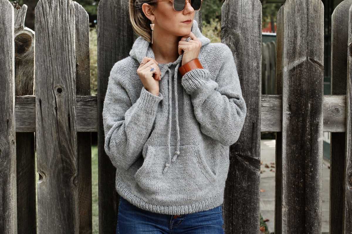 Knitted yoke sweatshirt pattern