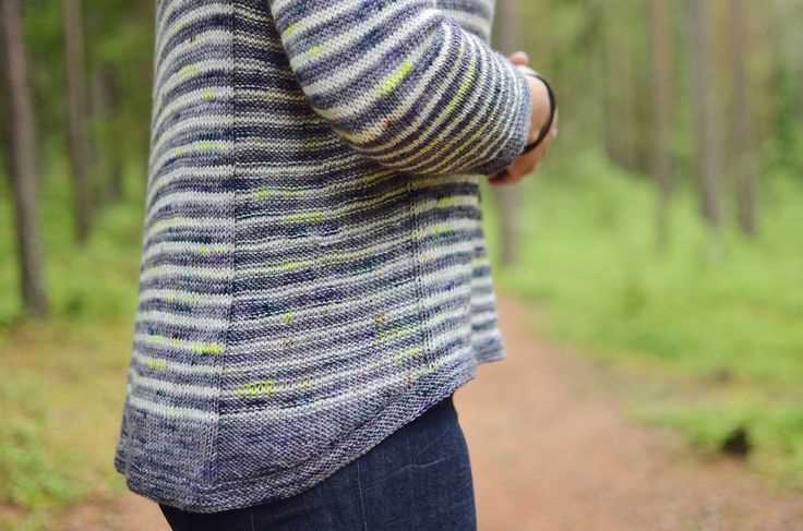 Knitted yoke sweatshirt pattern