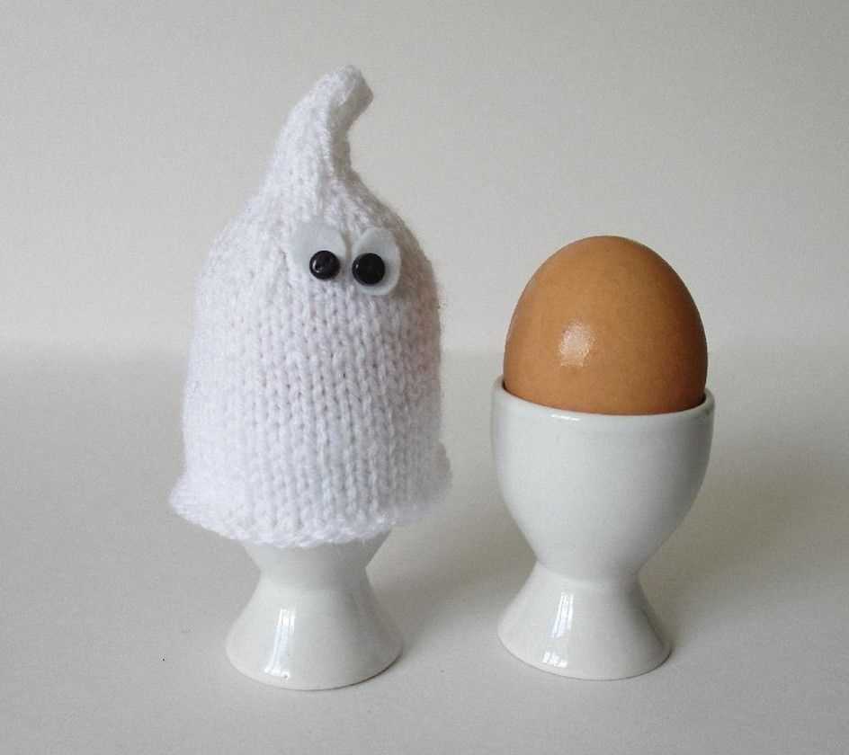 Knitted bunny egg cosy pattern