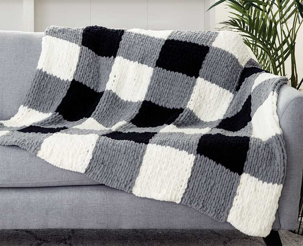 Knitted checkered blanket pattern