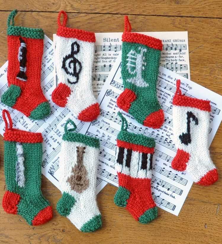 Knitted christmas stocking kits patterns