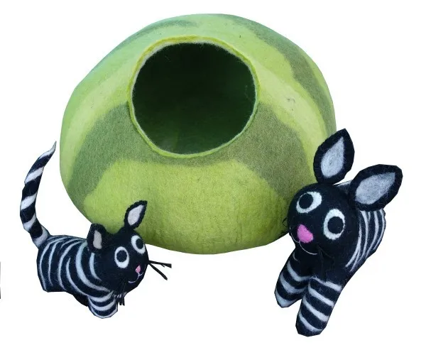 Knitted felted cat cave pattern