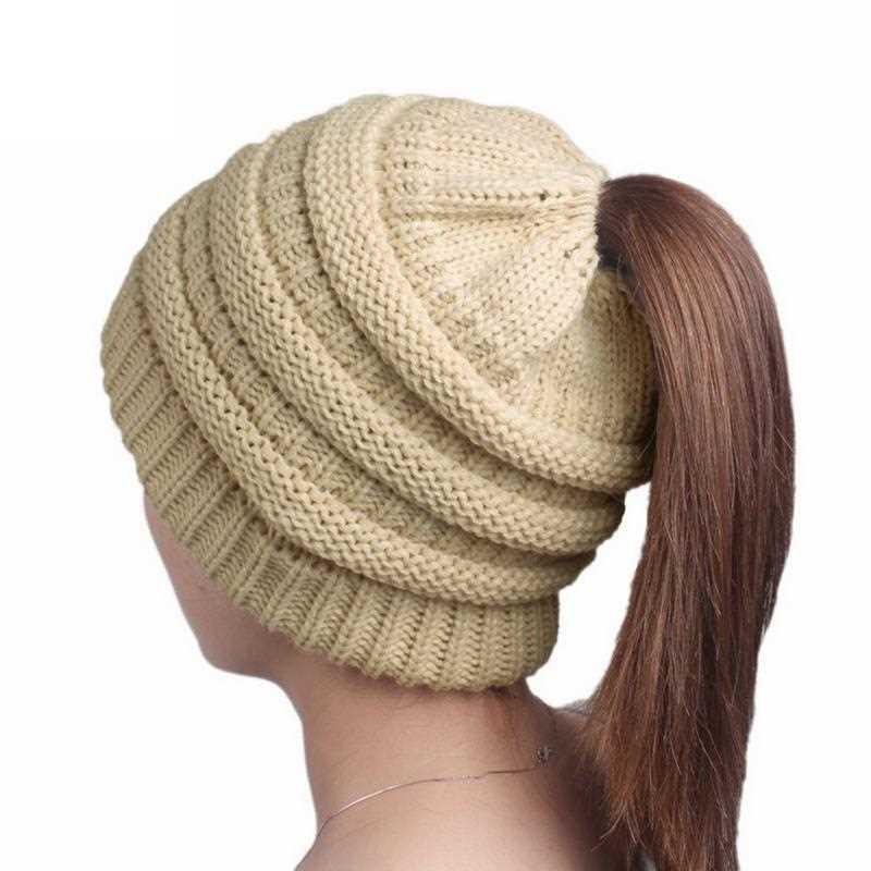 Knitted hat for ponytail pattern