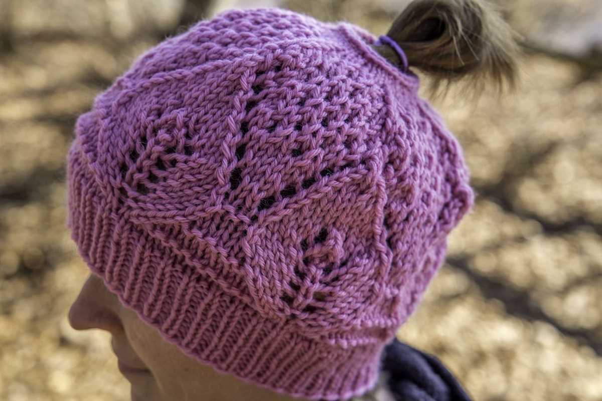 Knitted hat for ponytail pattern