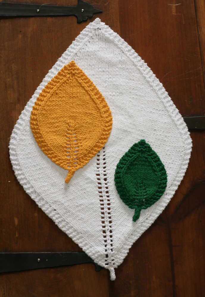 Knitted leaf dishcloth pattern