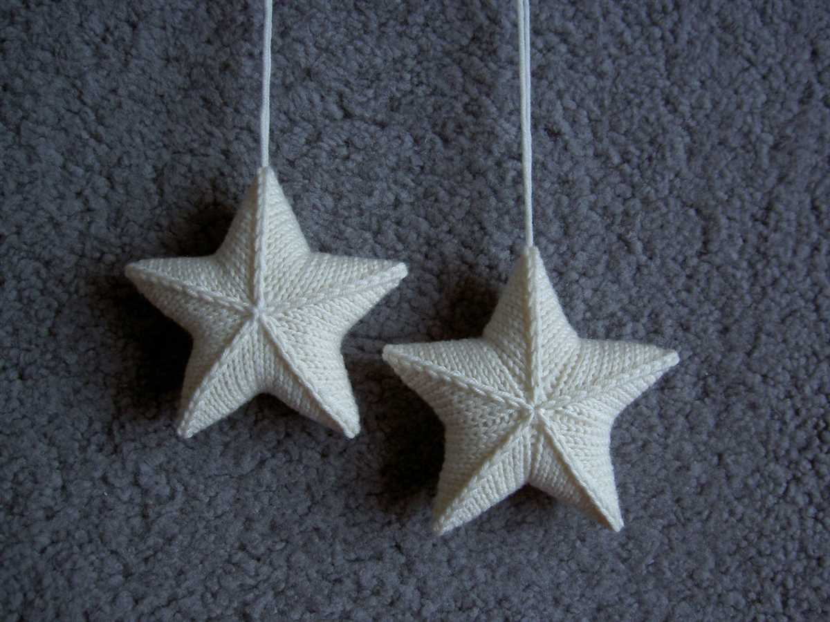 Knitted star ornament pattern