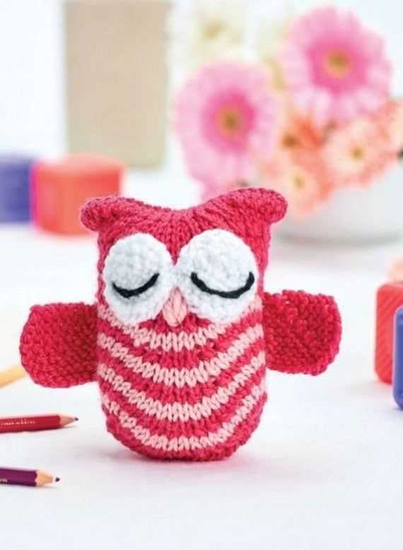 Knitted stuffed owl pattern