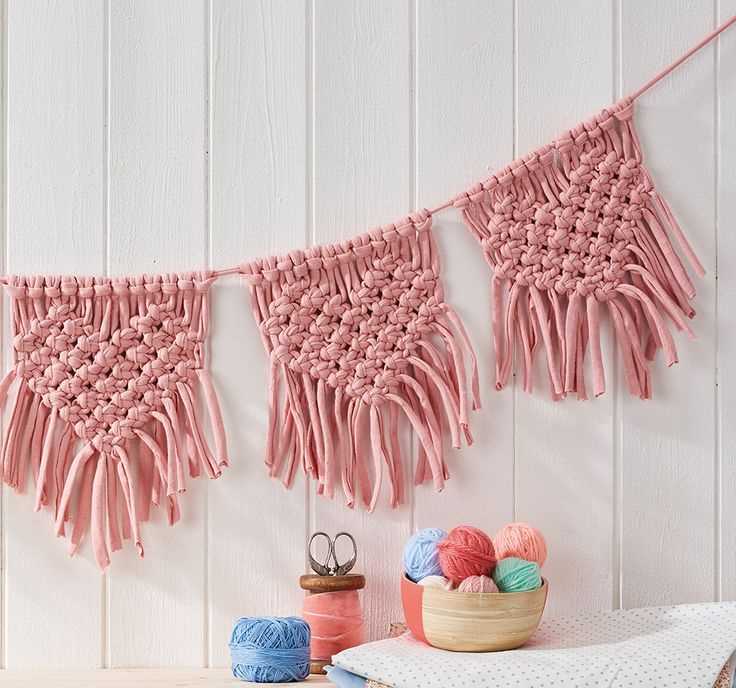 Knitted wall hanging patterns