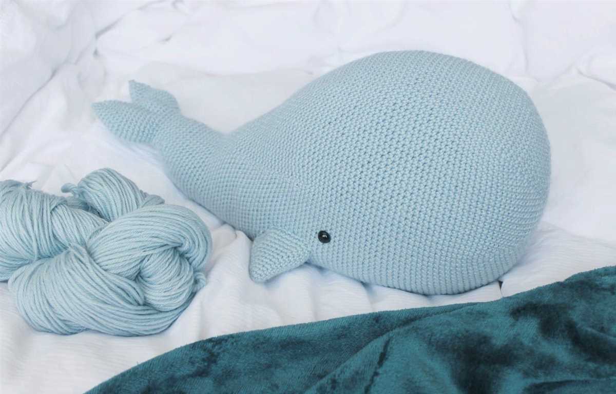 Knitted whale pattern free