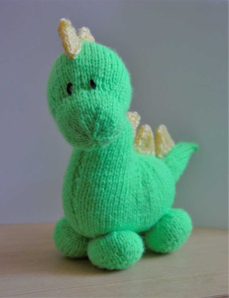 Knitting pattern dinosaur