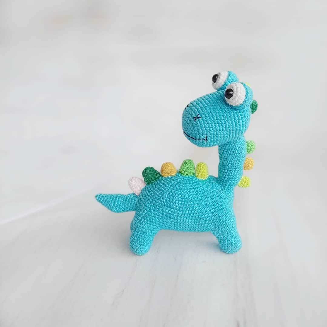 Knitting pattern dinosaur