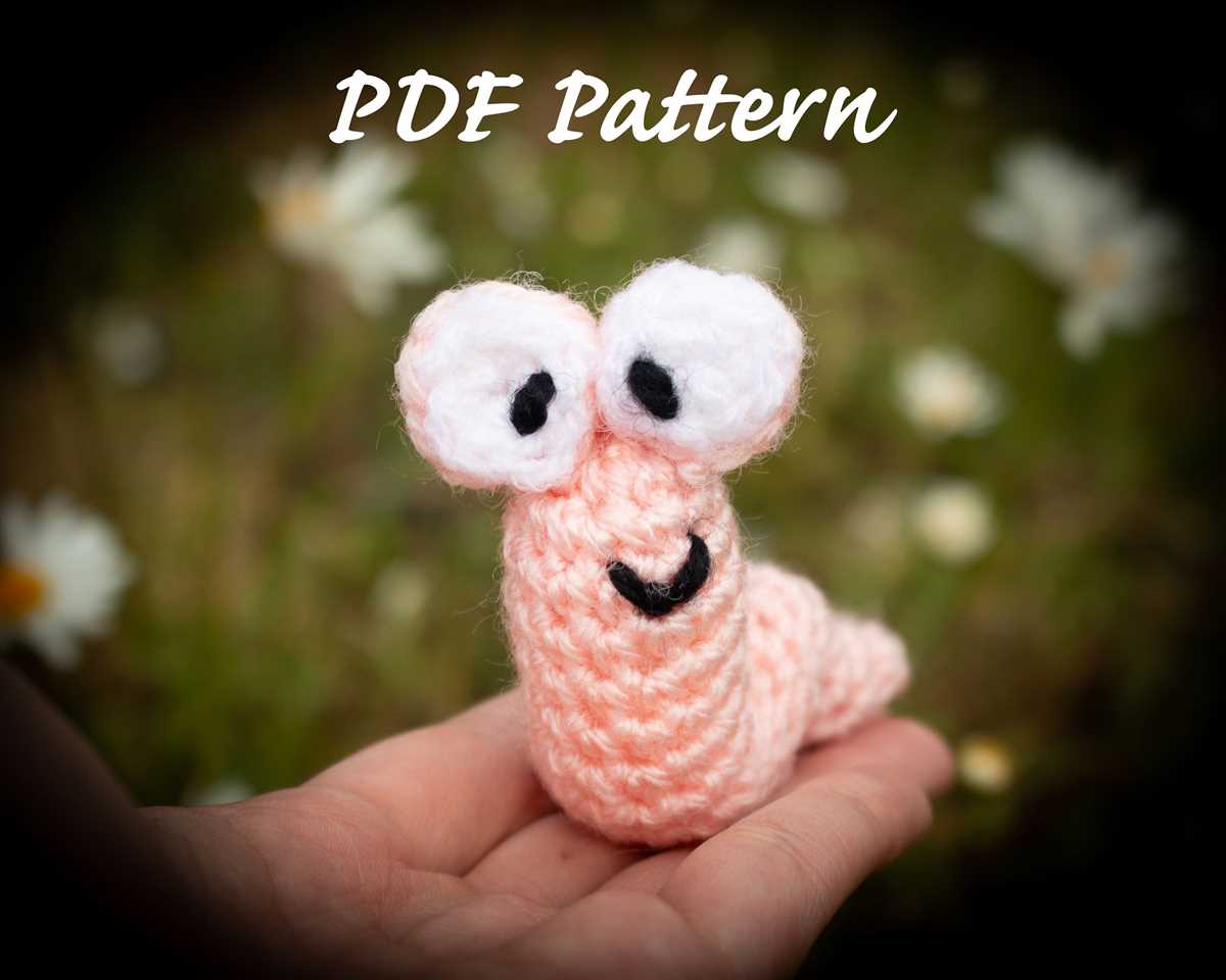 Knitting pattern for worry worms